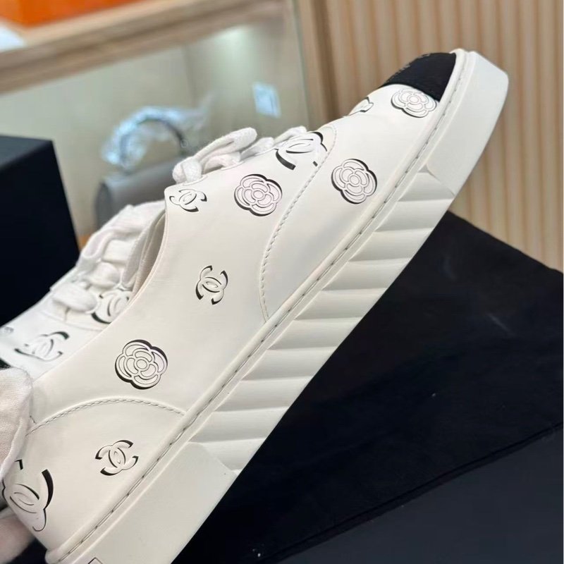 閒置未使用 Chanel 23b牛皮小白鞋球鞋山茶花圖案37碼-2