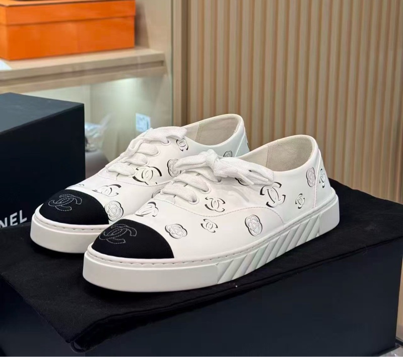 閒置未使用 Chanel 23b牛皮小白鞋球鞋山茶花圖案37碼-4