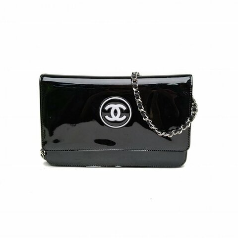 CHANEL 黑色漆皮17開銀扣woc肩背包
