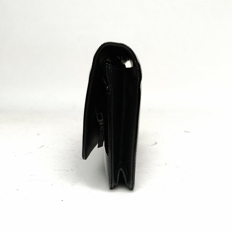 CHANEL 黑色漆皮17開銀扣woc肩背包-1