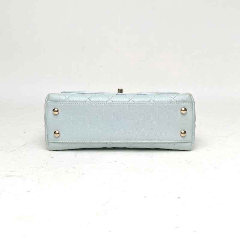 CHANEL CocoHandle小號24藍色荔枝牛皮晶片開金扣肩背包-4