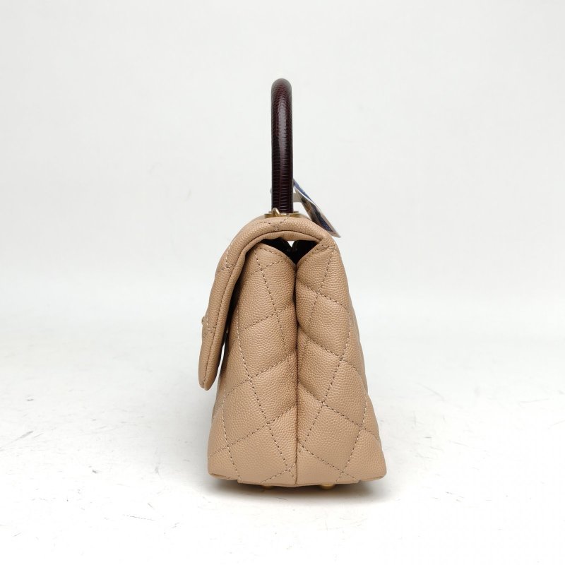 CHANEL CocoHandle小號24奶茶色荔枝牛皮29開金扣肩背包-1