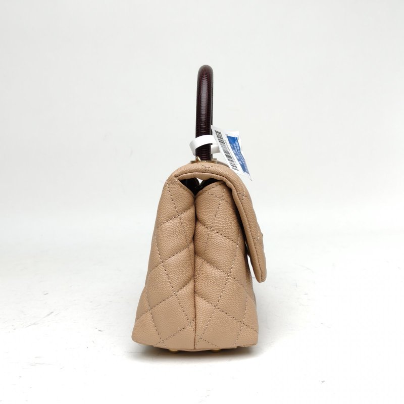 CHANEL CocoHandle小號24奶茶色荔枝牛皮29開金扣肩背包-3