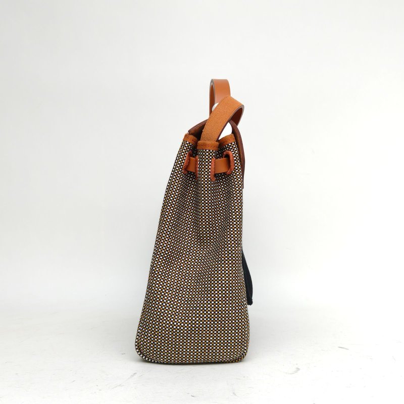 HERMES Herbag3101白色拼黑色拼黃褐色拼沙漠金帆布牛皮U刻銀扣肩背包-1