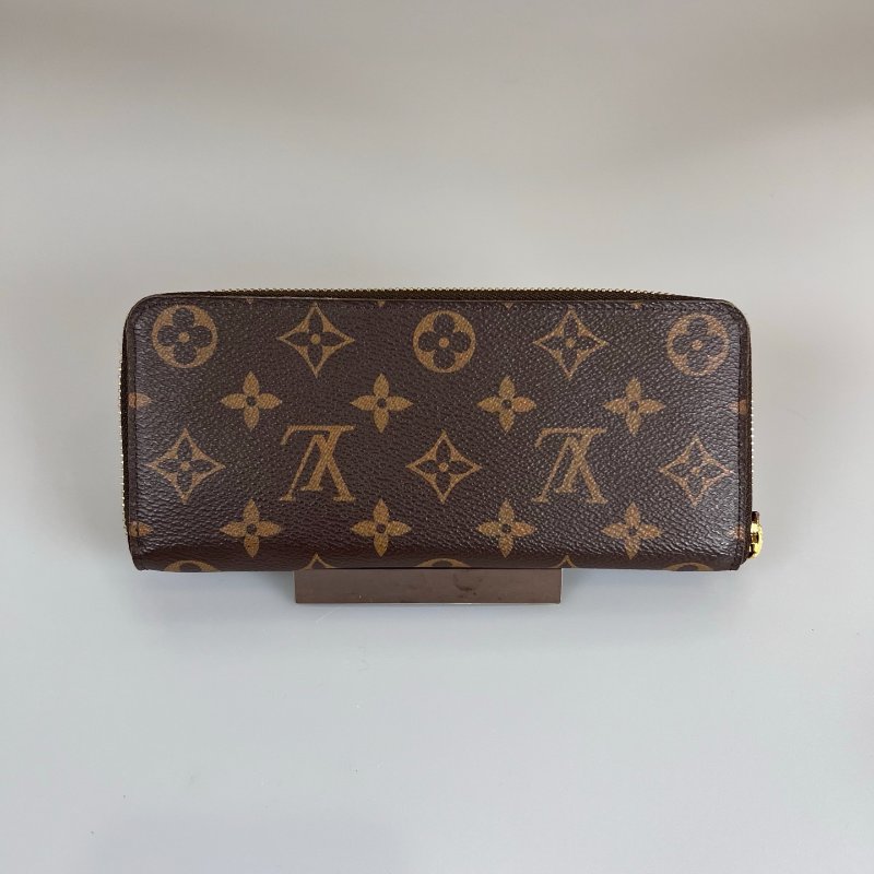 LV M60742 老花ㄇ拉長夾紅-1