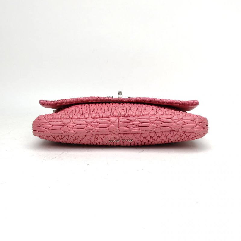 MIU MIU 褶皺33仿水晶斜挎包玫紅羊皮鑽扣肩背包-4