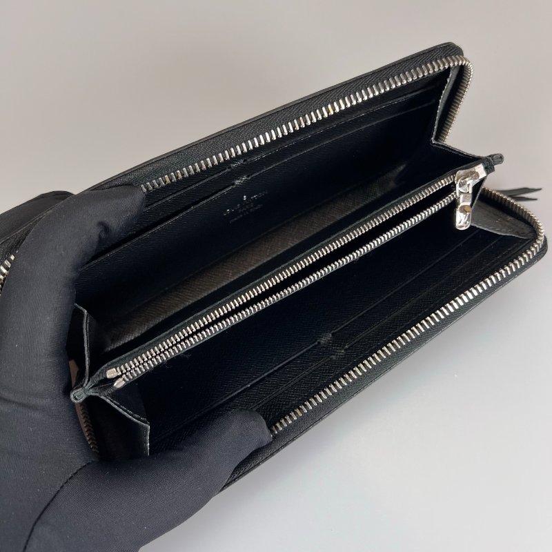 LV M60915 黑水波紋ㄇ拉長夾-4