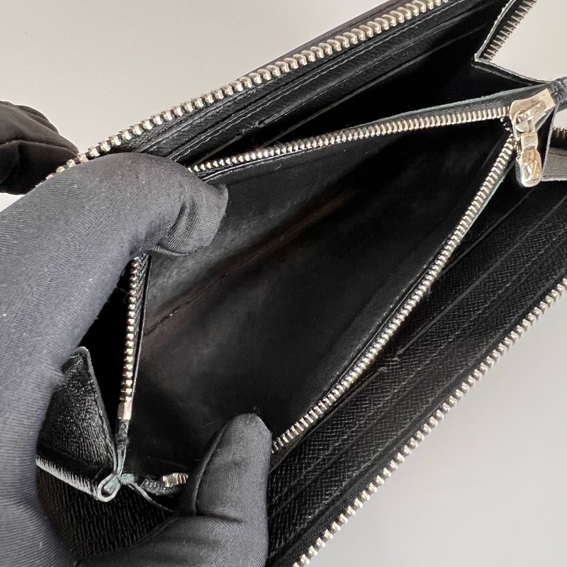 LV M60915 黑水波紋ㄇ拉長夾-5