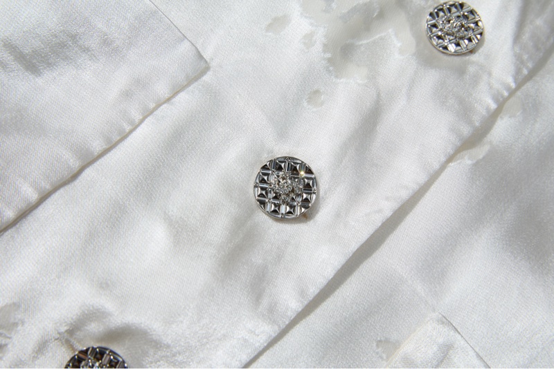 CHANEL白色短款提花外套-4