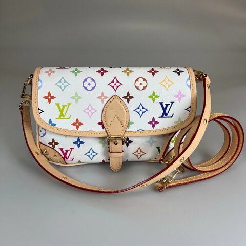 全新品 LV M27866/晶片款 白三彩法棍包