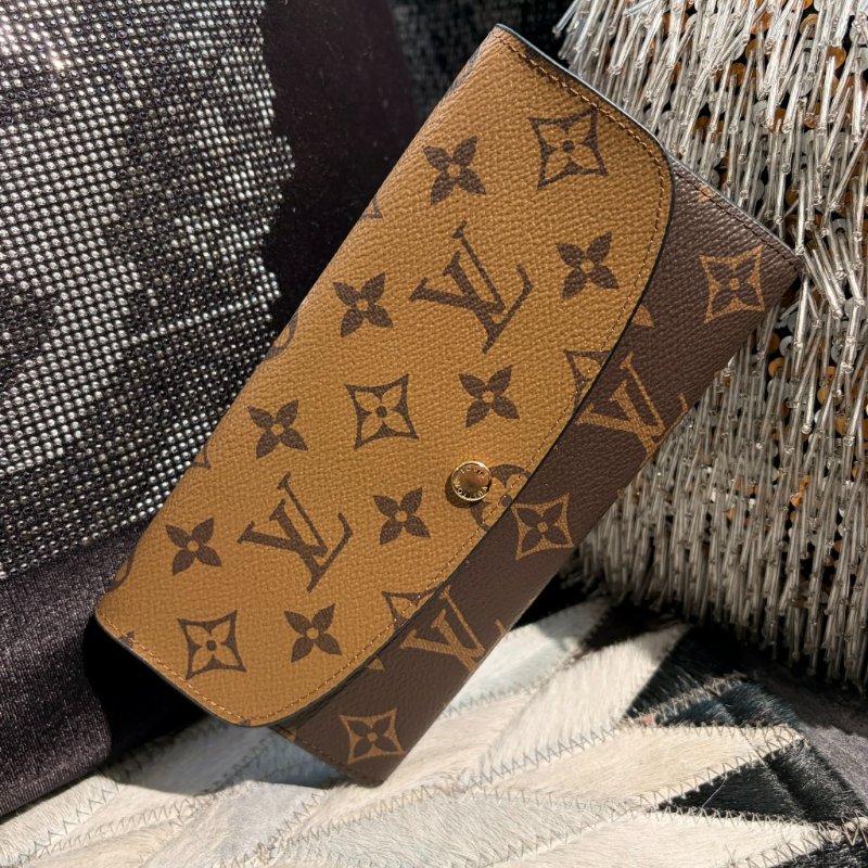 LV 大LOGO 扣式長夾-1