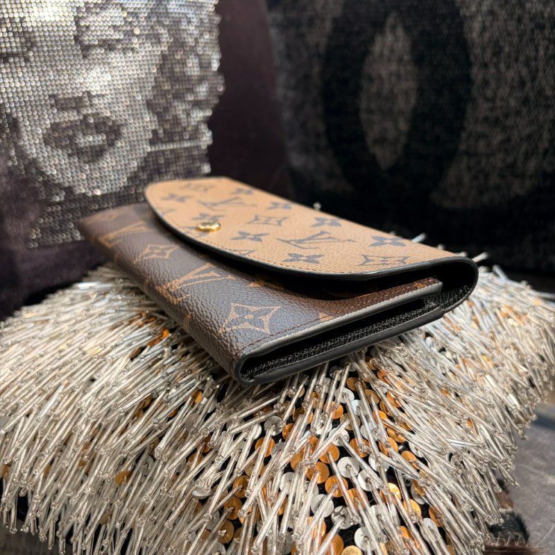 LV 大LOGO 扣式長夾-3