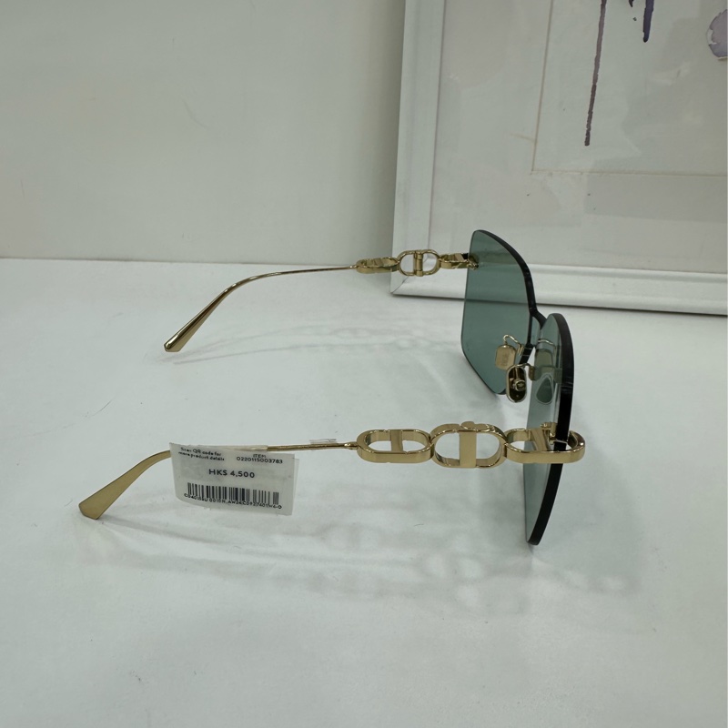 Dior迪奧CD Chain M1U太陽眼鏡，金色無框設計，鏡腳有CD鏈條標誌-1