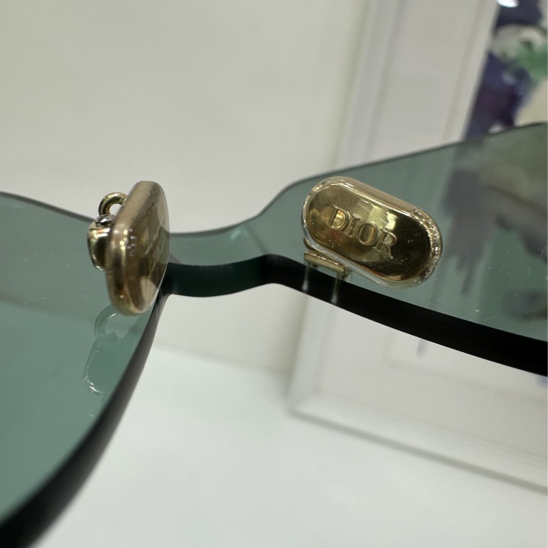 Dior迪奧CD Chain M1U太陽眼鏡，金色無框設計，鏡腳有CD鏈條標誌-4