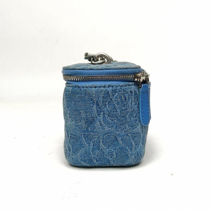 CHANEL 牛仔藍鐳射標銀扣23P山茶花印花愛心金球盒子藍肩背包-1