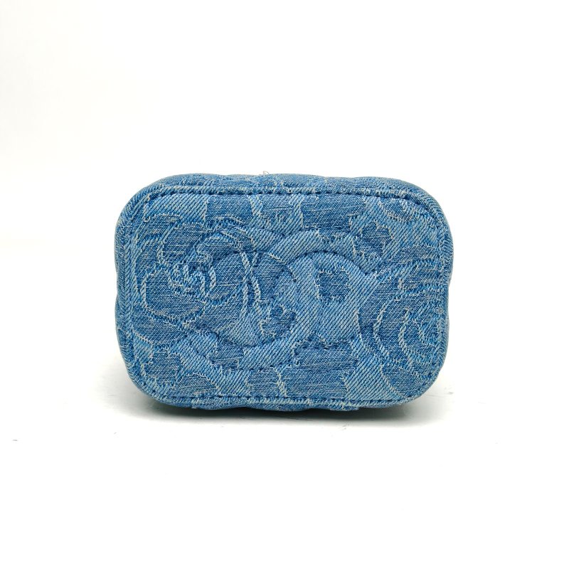 CHANEL 牛仔藍鐳射標銀扣23P山茶花印花愛心金球盒子藍肩背包-4