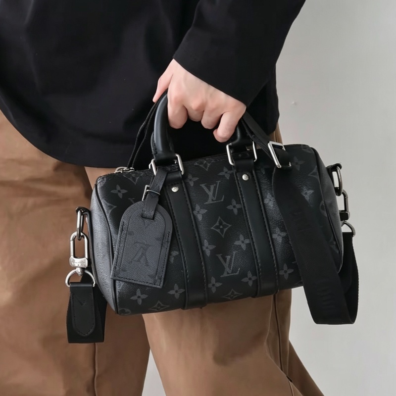 LOUIS VITTON路易威登老花Keepall 25黑武士手提斜挎包 芯片-1