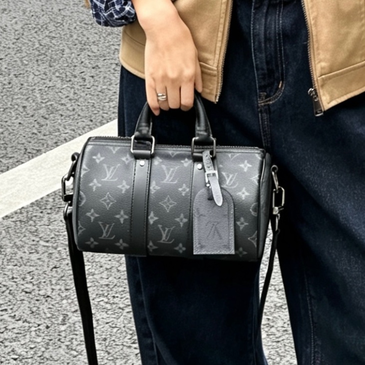 LOUIS VITTON路易威登老花Keepall 25黑武士手提斜挎包 芯片-9