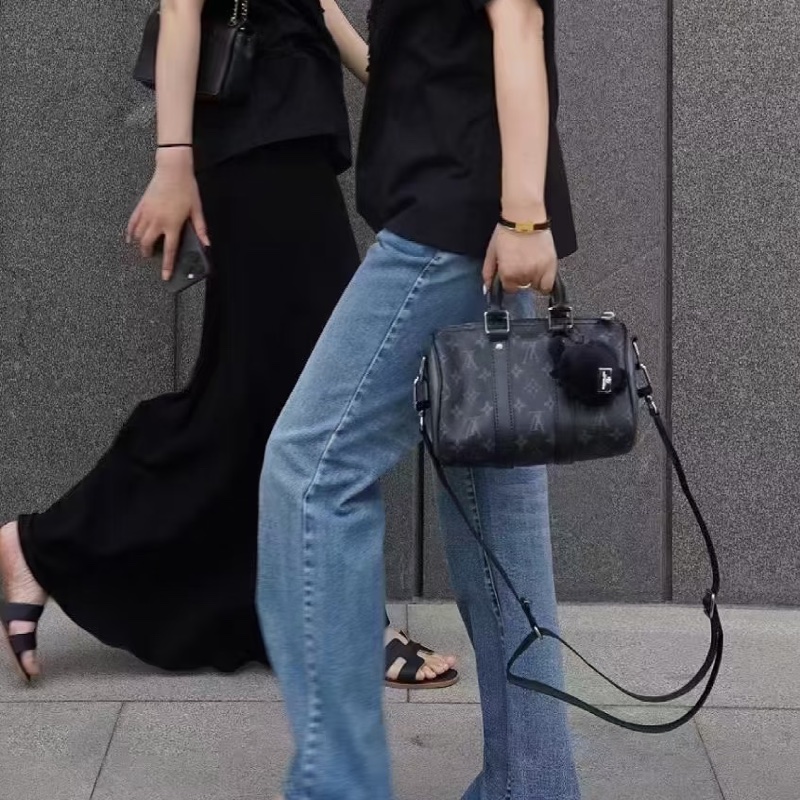 LOUIS VITTON路易威登老花Keepall 25黑武士手提斜挎包 芯片-23