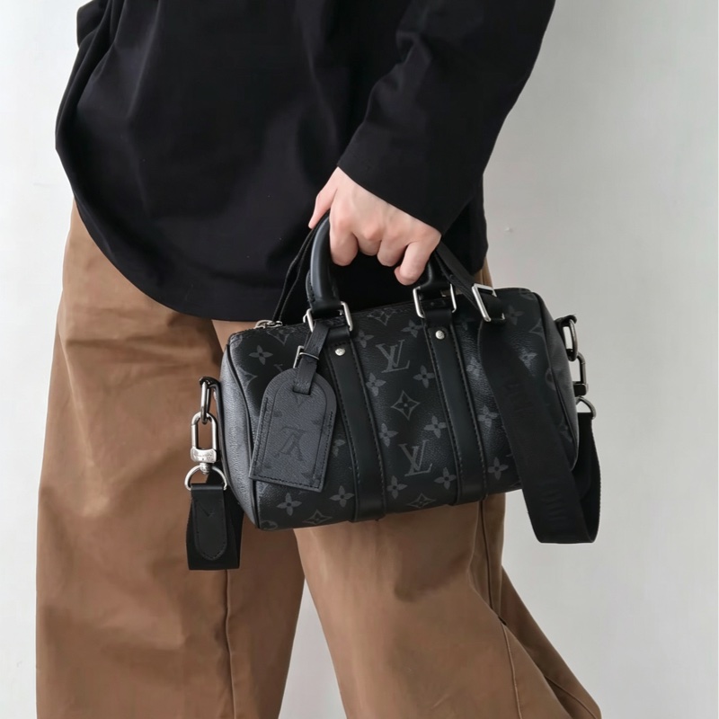 LOUIS VITTON路易威登老花Keepall 25黑武士手提斜挎包 芯片-38