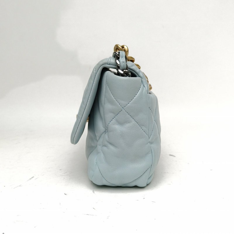 CHANEL 19BAG口蓋包中號30藍色羊皮晶片開金銀扣肩背包-1