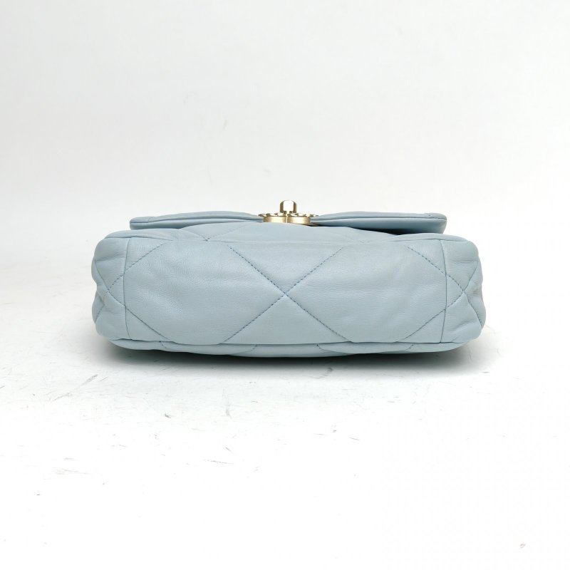 CHANEL 19BAG口蓋包中號30藍色羊皮晶片開金銀扣肩背包-4