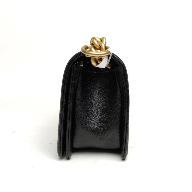 CHANEL Leboy小號20.5黑色荔枝牛皮晶片開金扣菱格紋肩背包-1