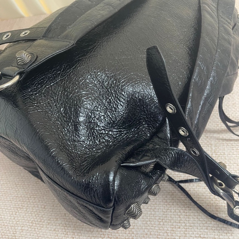 Balenciaga 巴黎世家 LE CAGOLE黑色 小羊皮雙肩背包 書包 閒置 尺寸：35cmx46cm-7