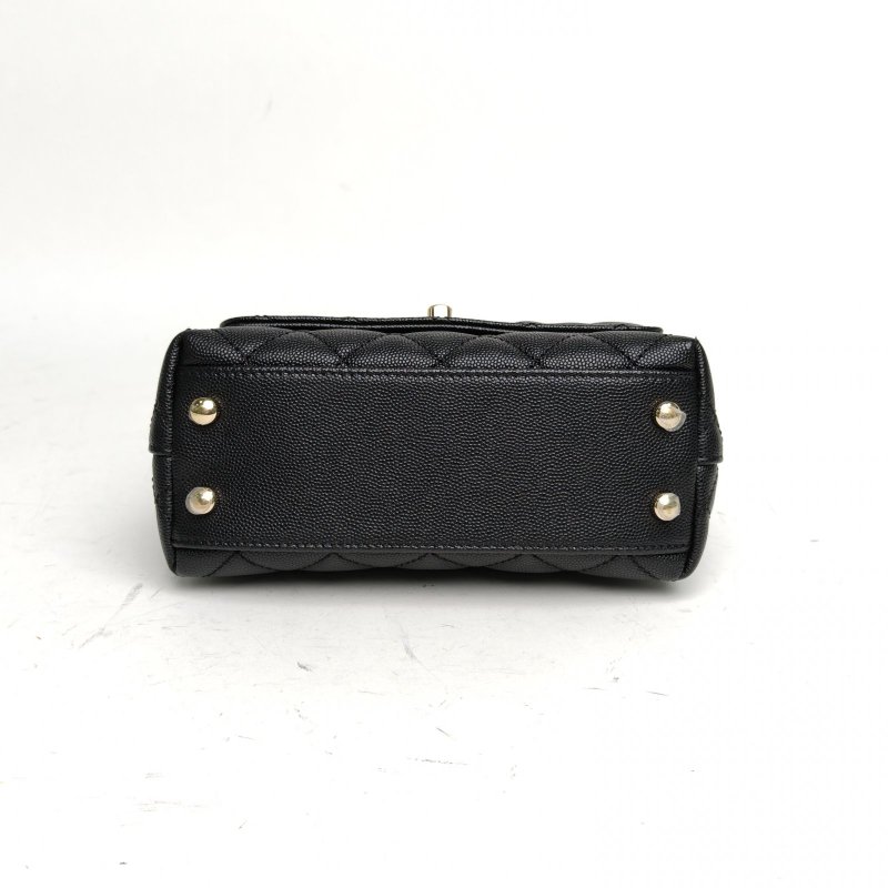 CHANEL CocoHandleMini黑色荔枝牛皮晶片開淺金扣肩背包-4