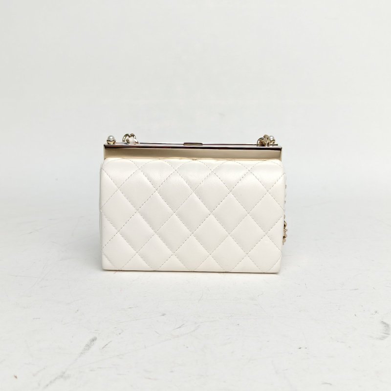 CHANEL 白色羊皮鐳射標金扣23A珍珠盒子晚宴包肩背包-2