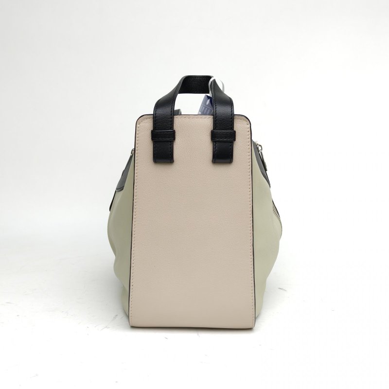 LOEWE Hammock吊床包小號拼色牛皮銀扣肩背包-1