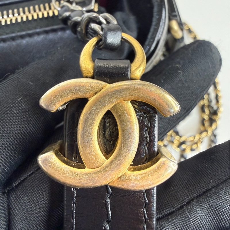 CHANEL|經典流浪包 小號 黑-8