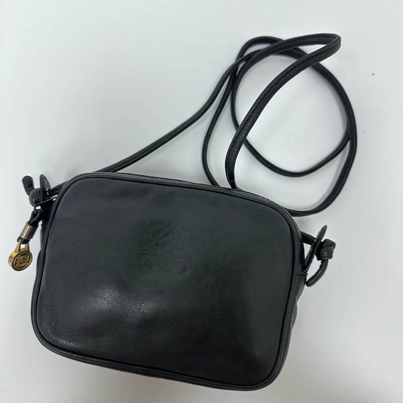 【赫蒂國際精品】Loewe 羅意威 經典 Anagram 標誌皮革單肩包vintage-2