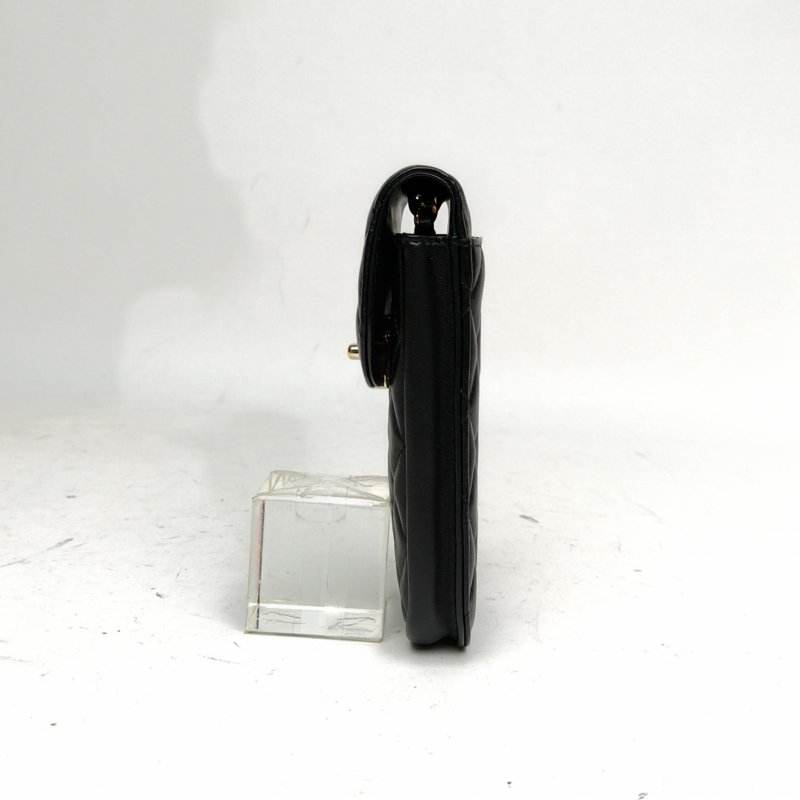 CHANEL 黑色羊皮豎版手機包鏈條包肩背包-1