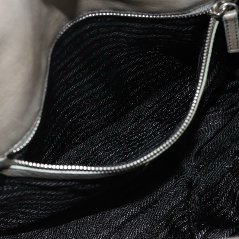 【日本直送】PRADA 灰色銀色皮革肩背包 正品 YKZ1610SAM-25