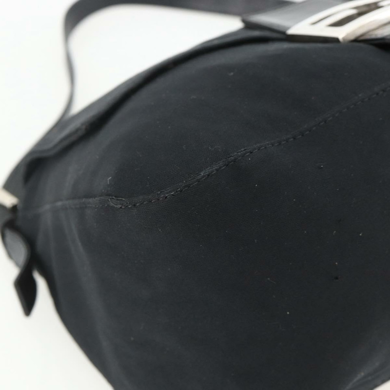 【日本直送】FENDI Mamma Baguette 肩背包 尼龍 黑色 銀色 正品 YKZ1595A-13