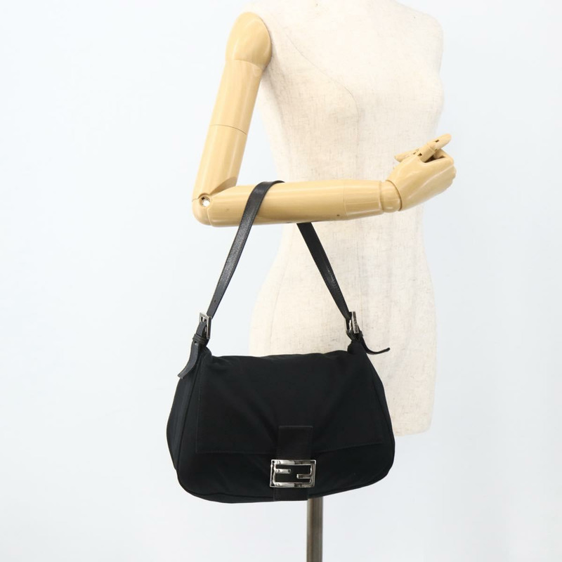 【日本直送】FENDI Mamma Baguette 肩背包 尼龍 黑色 銀色 正品 YKZ1595A-21