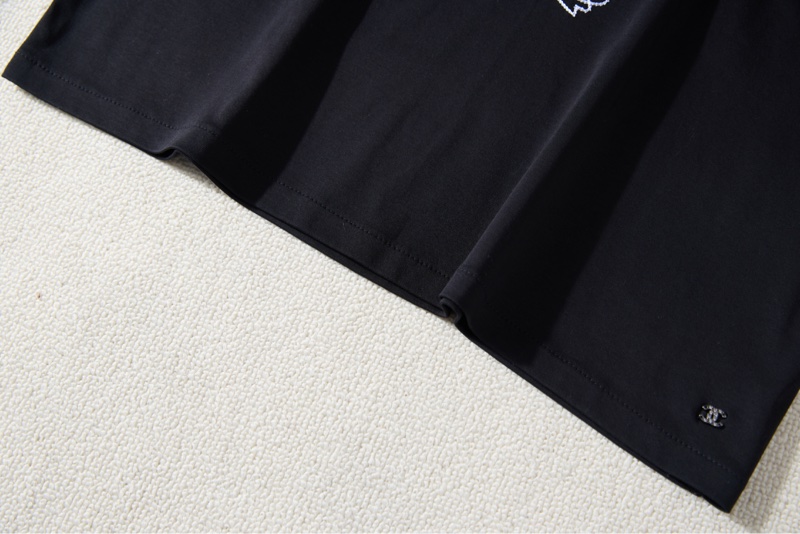 CHANEL黑色短款T恤-7