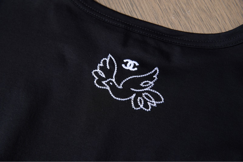 CHANEL黑色短款T恤-8
