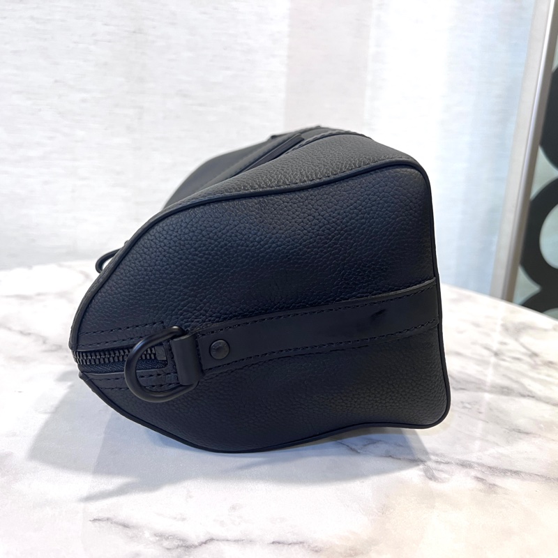 LV黑色粒面小牛皮City Keepall黑色logo斜背包-3
