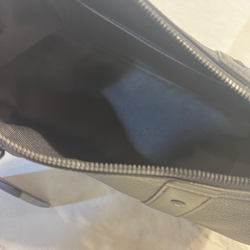 LV黑色粒面小牛皮City Keepall黑色logo斜背包-10