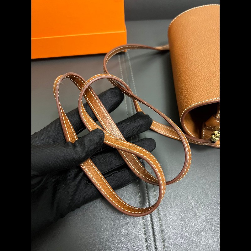 Hermes mini Roulis 
金棕金扣猪鼻子19-15