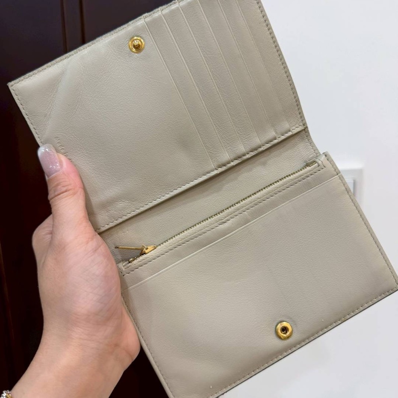 CELINE 賽琳 經典 Continental 小牛皮 暗釦 中夾 皮夾 錢包 皮包 卡夾（米/藍灰色）-2