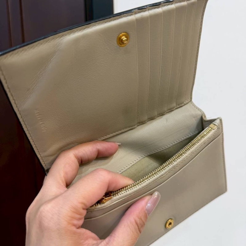 CELINE 賽琳 經典 Continental 小牛皮 暗釦 中夾 皮夾 錢包 皮包 卡夾（米/藍灰色）-4