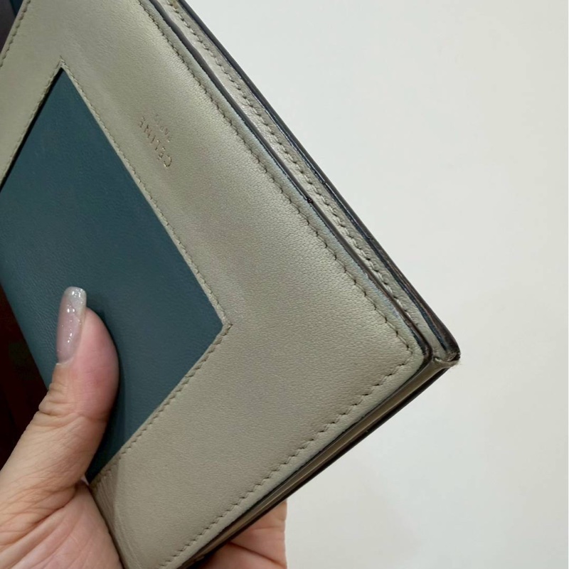 CELINE 賽琳 經典 Continental 小牛皮 暗釦 中夾 皮夾 錢包 皮包 卡夾（米/藍灰色）-6