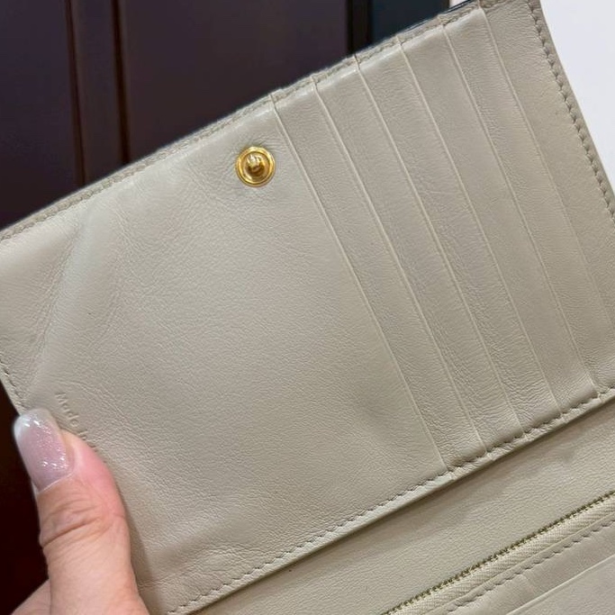 CELINE 賽琳 經典 Continental 小牛皮 暗釦 中夾 皮夾 錢包 皮包 卡夾（米/藍灰色）-8