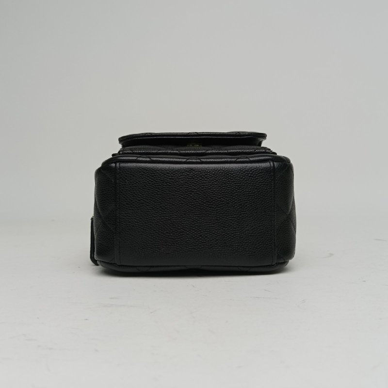 CHANEL 手提前口袋雙肩包黑色荔枝牛皮鐳射標金扣肩背包-4