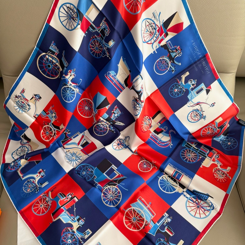 Hermes ᴄᴀʀʀé 𝟫𝟢 ᴠᴏɪᴛᴜʀᴇꜱ ᴇxǫᴜɪꜱᴇꜱ 多色絲巾 方巾 100%真絲 送禮ok🎁-3