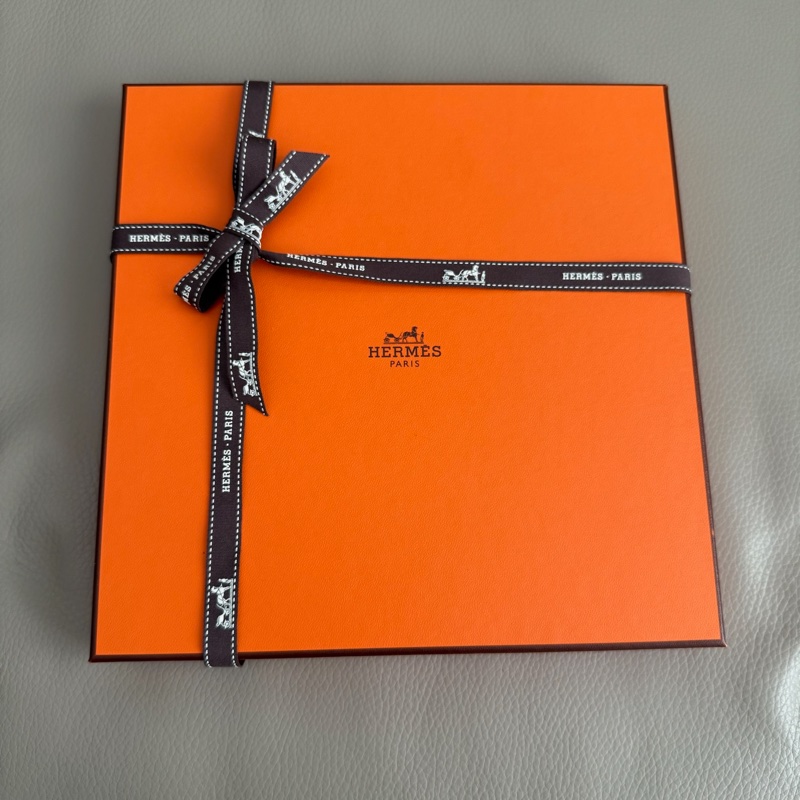 Hermes ᴄᴀʀʀé 𝟫𝟢 ᴠᴏɪᴛᴜʀᴇꜱ ᴇxǫᴜɪꜱᴇꜱ 多色絲巾 方巾 100%真絲 送禮ok🎁-14