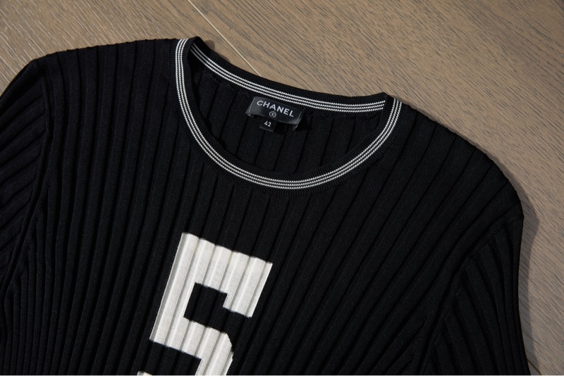 CHANEL黑色針織短袖-4